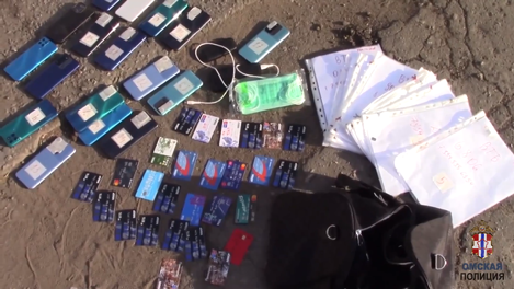 В Омске мужчина помогал телефонным мошенникам и был заключён под стражу