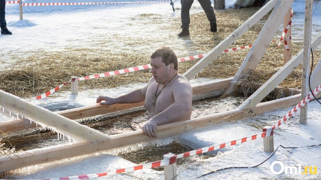 Как подготовиться к крещенским купаниям, рассказал новосибирский морж