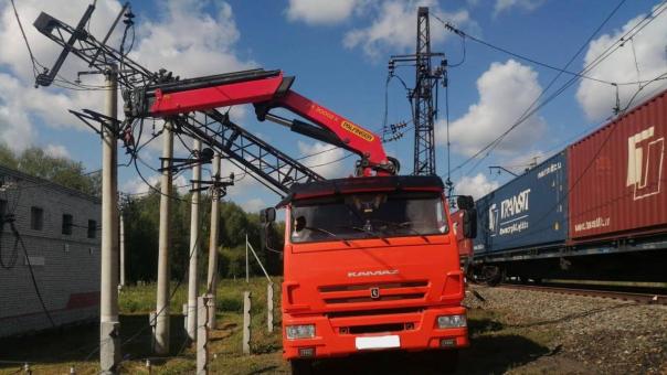 В Новосибирской области задержали поезда из-за падения стрелы крана