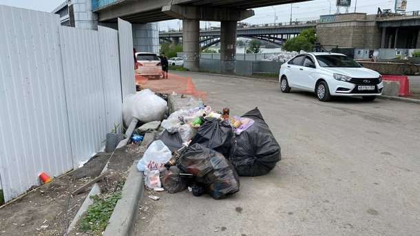 В Новосибирске на вывоз мусора проверили кафе и магазины