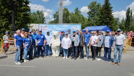 С Днём России омичей поздравили единороссы