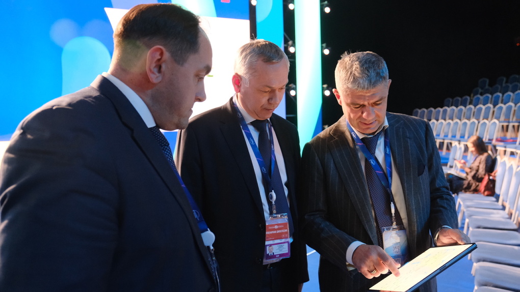 Губернатор представил новосибирский опыт развития контейнерных перевозок на форуме Транспорт России