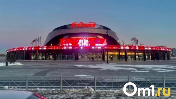 На матче омского «Авангарда» под своды арены поднимут стяги трёх тренеров