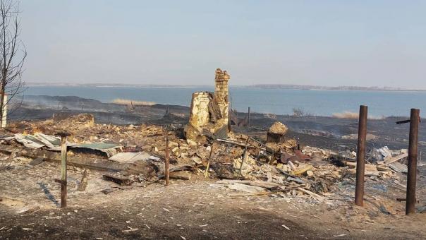 Осталась одна печка. Под Омском дотла сгорел дом