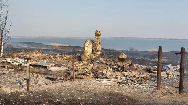Осталась одна печка. Под Омском дотла сгорел дом