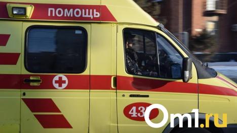 Омич после удара ножом отказался от вызова «скорой» и умер