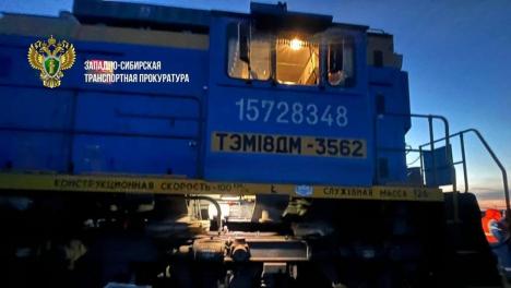 В Омске с рельсов сошёл тепловоз на железнодорожной станции — прокуратура начала проверку