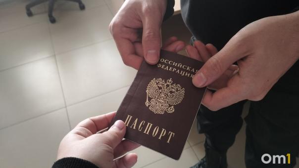 В Новосибирске осудили сотрудника миграционного отдела полиции за вымогательство денег у вьетнамки