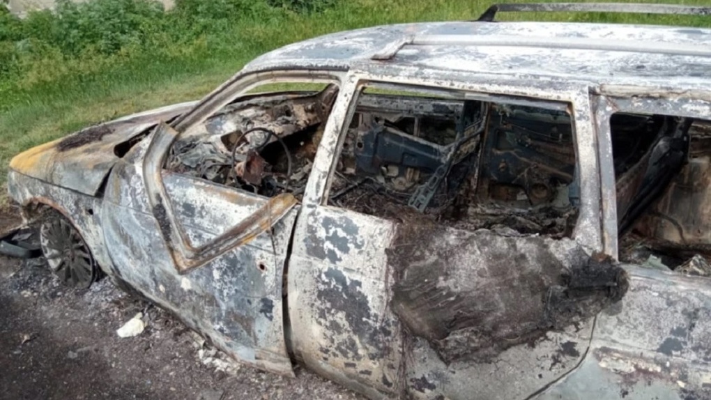 Салон полностью выгорел: новосибирец сжёг машину знакомого из-за женщины