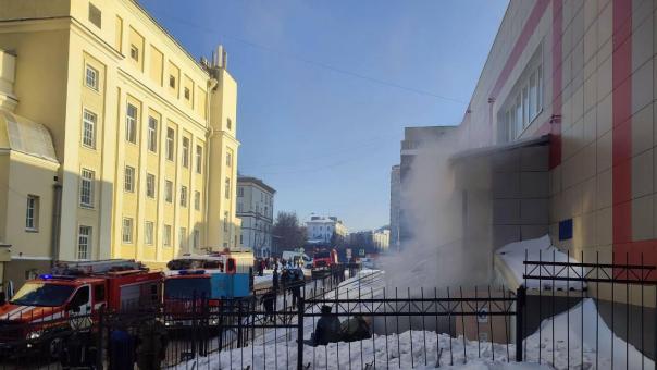 Погиб человек в пожаре в гимназии №10 в Новосибирске