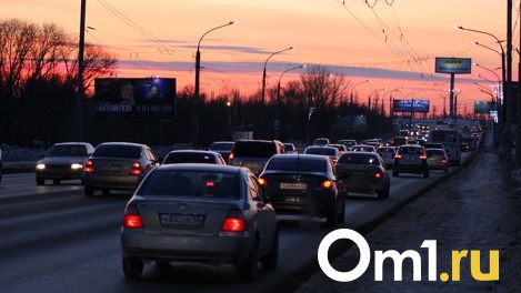 Время проезда – от 9 минут: в мэрии рассказали, как справились с пробками на Ленинградском мосту в Омске