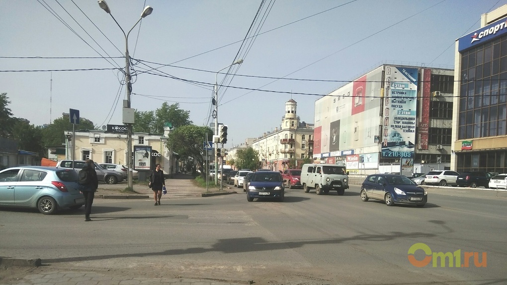 В центре Омска разом сломалось два светофора