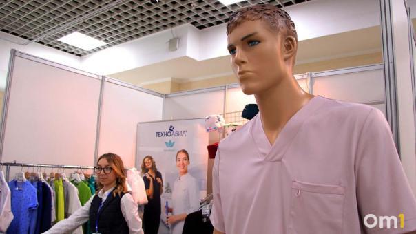 Живые операции и зарубежные гости: в Омске проходит международный форум для пластических хирургов