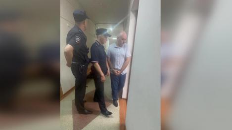 Начальника отдела омской полиции задержали за взятку в машине