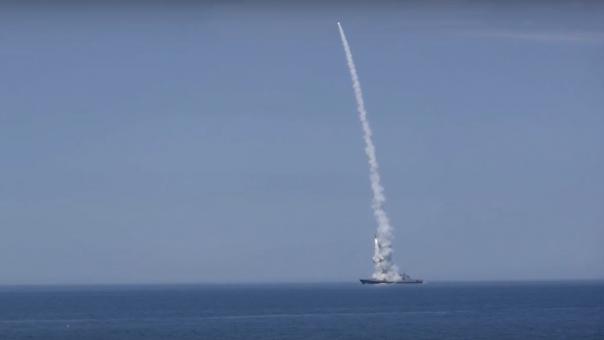 Путин признал, что в Киеве взорвались российские ракеты (Видео удара)