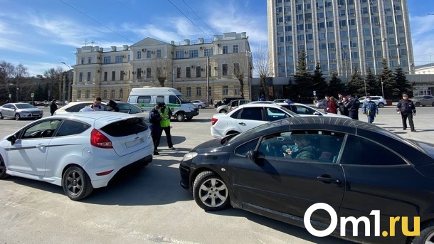 Не оплатишь на месте – заберут машину. На дорогах Омска ловят должников