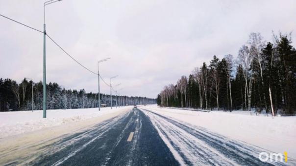 Трасса под Новосибирском закрыта для общественного транспорта из-за бурана