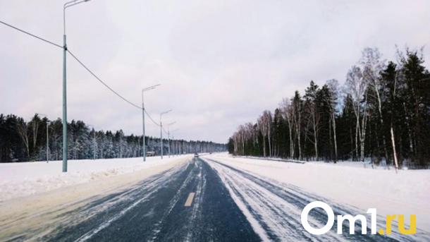 Трасса под Новосибирском закрыта для общественного транспорта из-за бурана