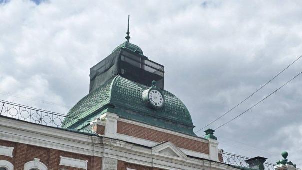 Запустят часы: знаменитую башню в центре Омска отремонтируют ко Дню города