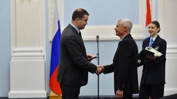 Омичам в канун Нового года вручили госнаграды