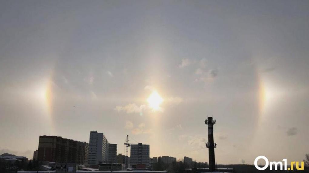 В первый день 2024 года в небе над Омском возникло необычное явление