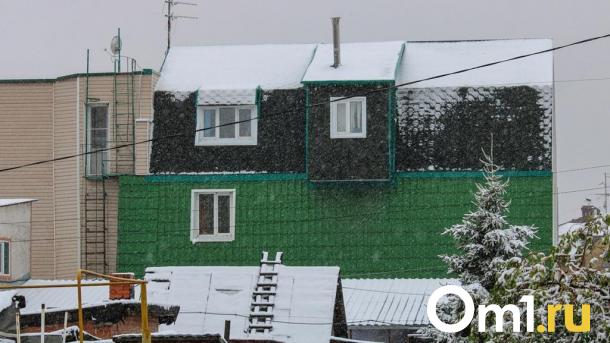 Один из районов Омской области накрыл снегопад
