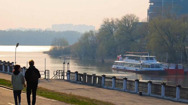 В Омске ищут 17-летнюю девушку, ушедшую из общежития