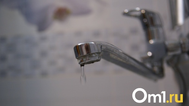 В Омском районе должникам включали холодную воду по расписанию