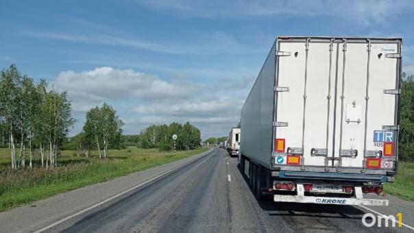 В Омской области запретят проезд фур по трём трассам