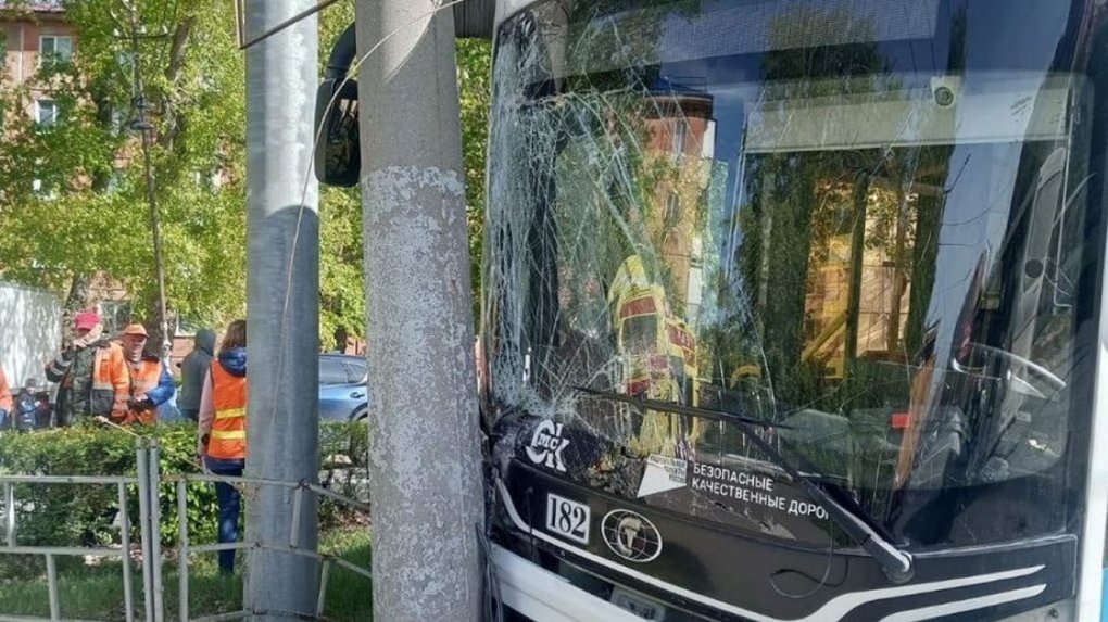 В Омске проверят «Электрический транспорт» после ДТП с потерявшим сознание водителем троллейбуса