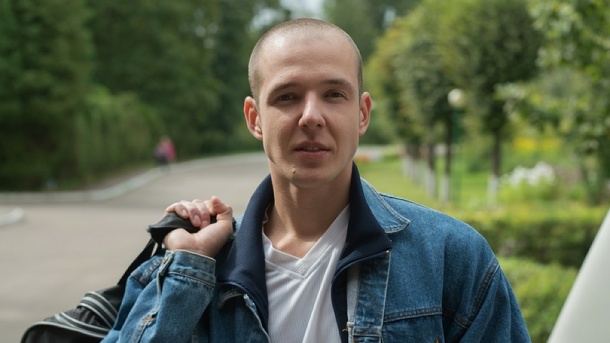 «Несу персонажа домой»: актёр Артём Сучков рассказал о продолжении «Милиционера Рублёвки»