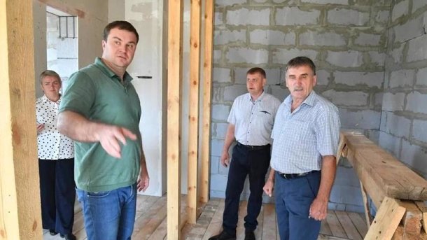 Виталий Хоценко оценил ход строительства домов для детей-сирот в Больших Уках