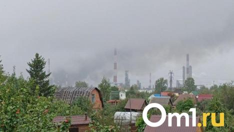 Срочно! Омичи сообщают о возгорании в промзоне