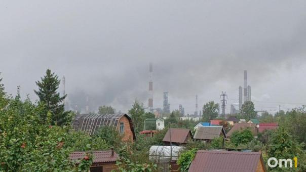 Срочно! Омичи сообщают о возгорании в промзоне