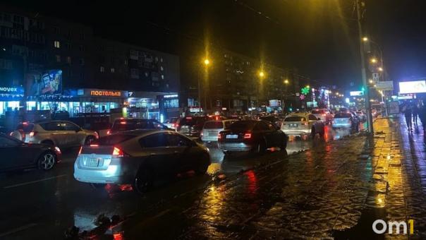 Новосибирск сковали 9-балльные пробки вечером 23 ноября