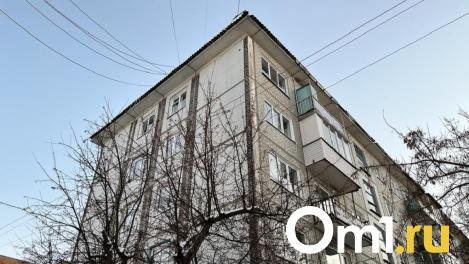 Старый барак в Пашино Новосибирска может обрушиться в любой момент