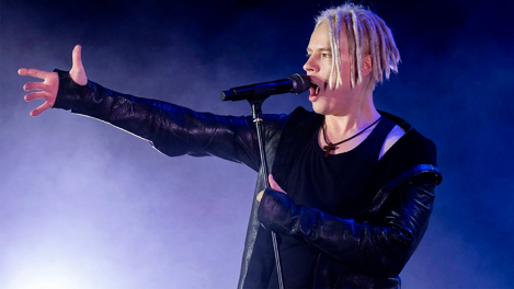 «Всегда просил совета у Бога»: певец Shaman раскрыл роль высших сил в творчестве