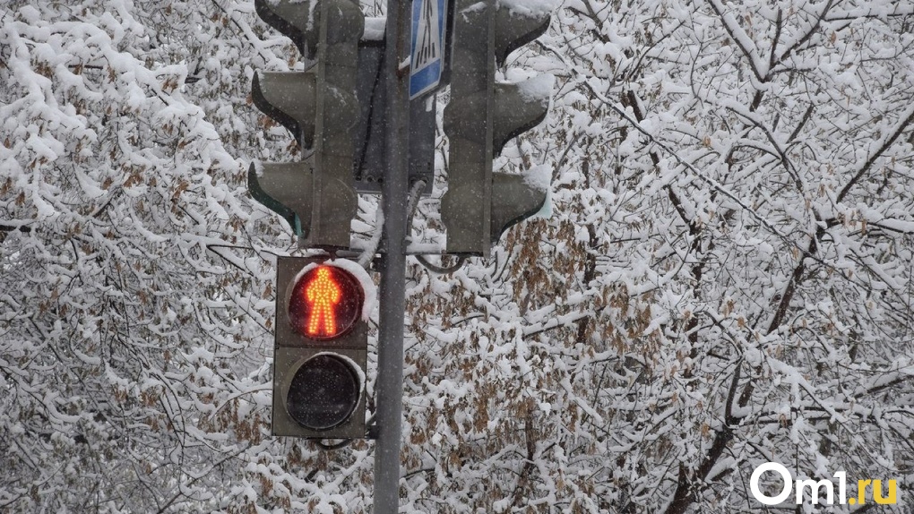 В Омске заменили последний ламповый светофор