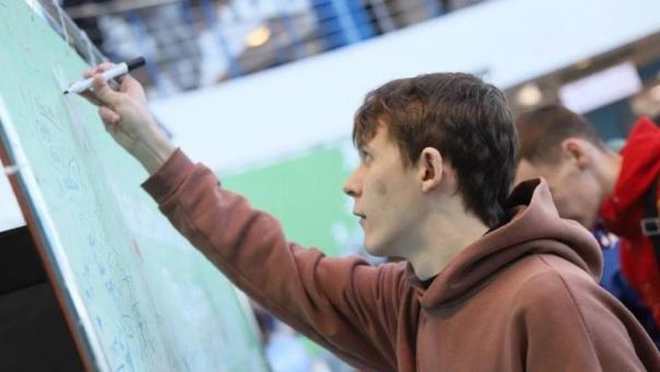 Виталий Хоценко рассказал о карьерном форуме для омской молодёжи «ТРУД КРУТ»