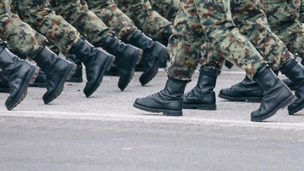 Рядовому назначили 5 лет в колонии-поселении за побег и наркотики