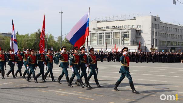 2 500 военных и 30 единиц техники: Новосибирск отметил 80-летие Великой Победы