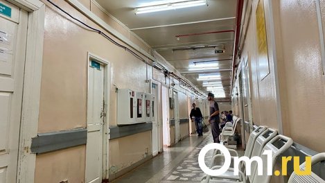 Стало известно, какие травмы получил ребёнок, которого сбили во дворе дома в Омске
