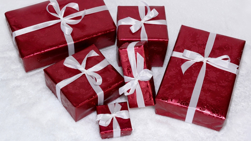 Одиночество и плохая весть: стало известно, какие подарки омичи не хотят получать на новый год