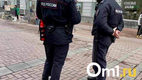 В Омске вандал напал на тёплую остановку