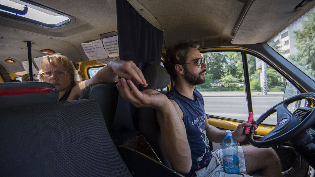 В Омске водитель маршрутки, лишенный прав за пьянство за рулем, возил пассажиров