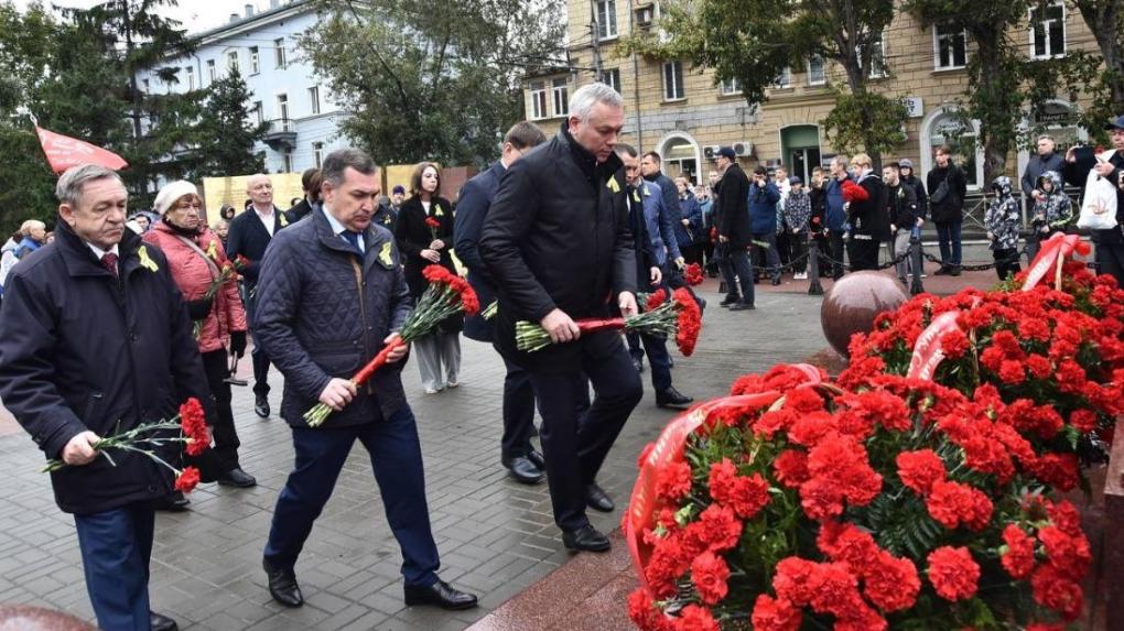 Память жертв блокады Ленинграда почтили в Новосибирске