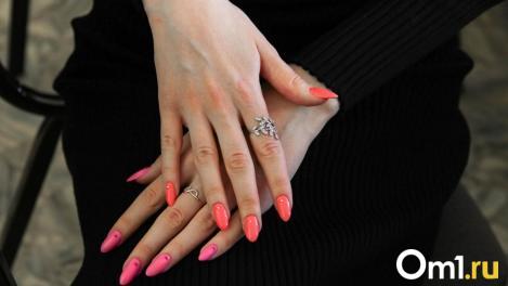В центре Омска продают салон красоты вместе с клиентами