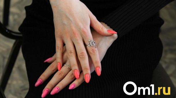 В центре Омска продают салон красоты вместе с клиентами