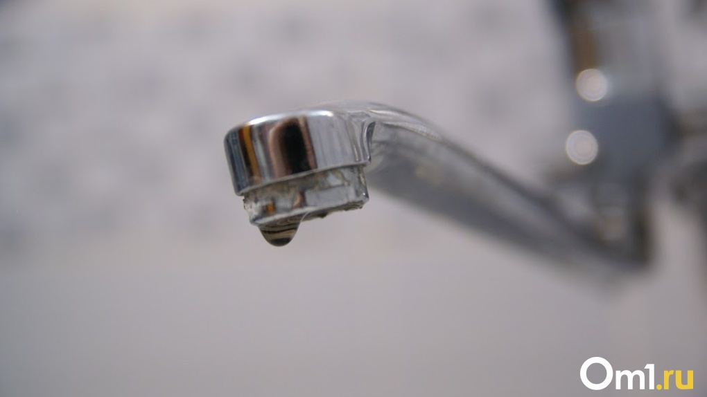 «Фанта» из-под крана: новосибирцы жалуются на ржавую воду в домах. ФОТО