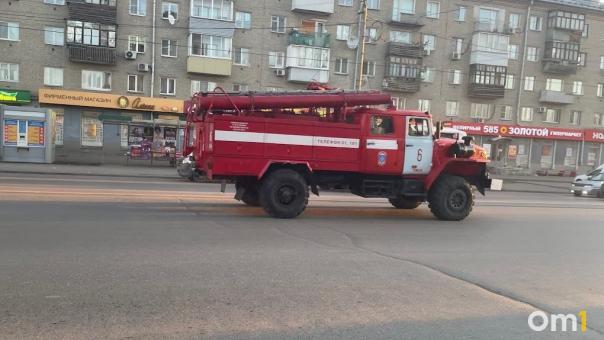 В Октябрьском округе Омска загорелся частный дом